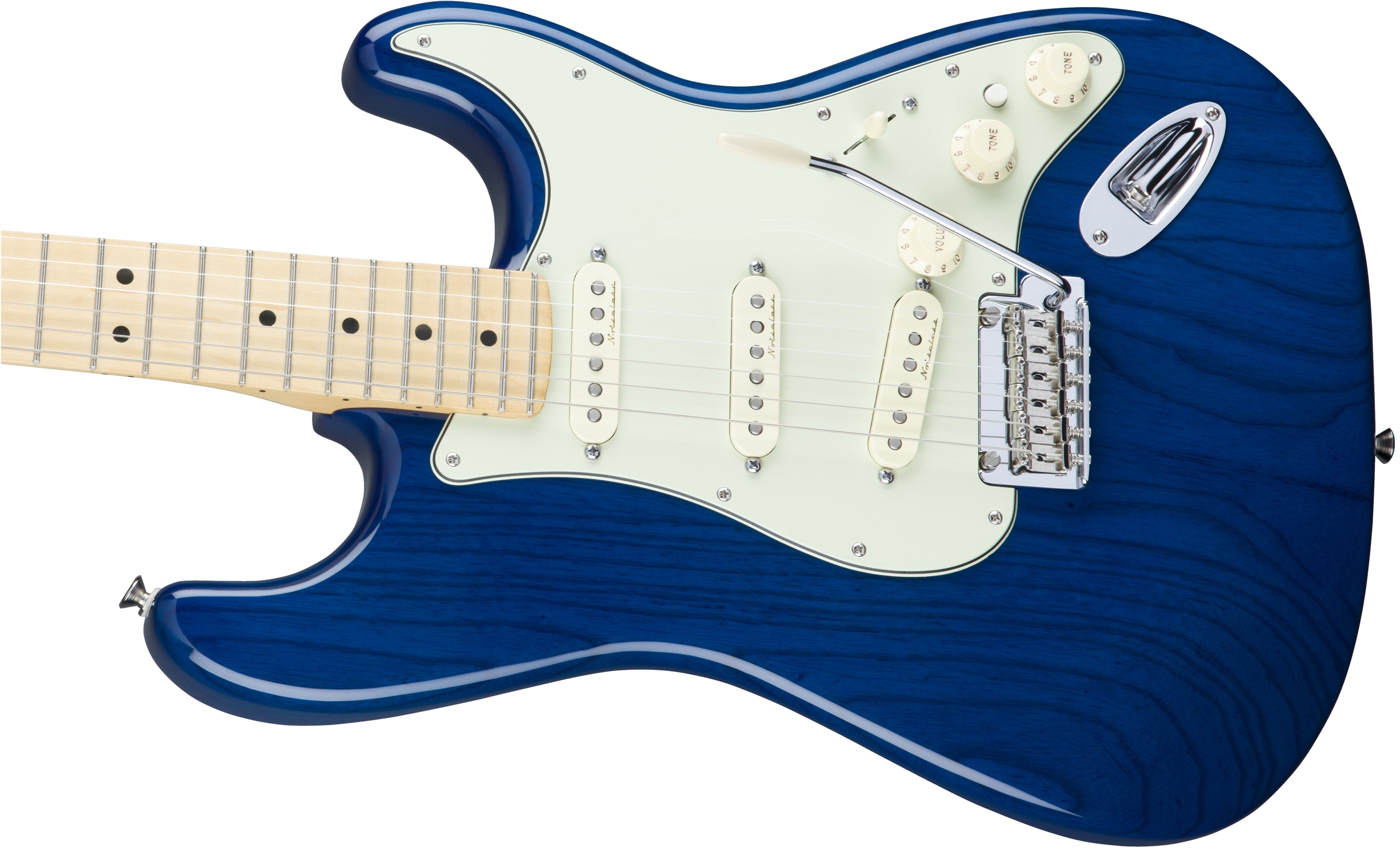 Fender Deluxe Stratocaster®, Maple Fingerboard, Sapphire Blue Transparent