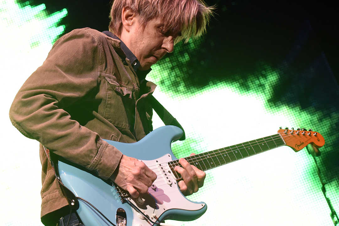 エリック・ジョンソンの驚くべきサウンド作りとは? | Fender