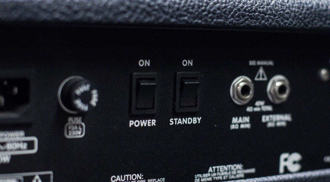 チューブアンプを守る、スタンバイスイッチとは？ Fender