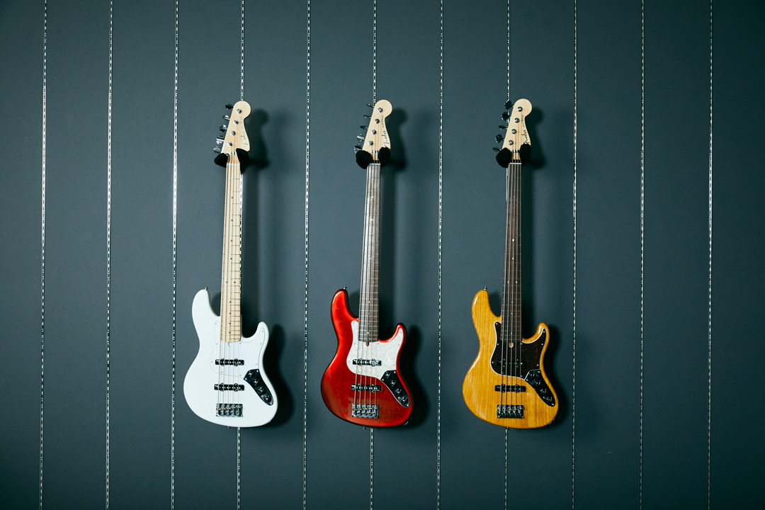 MADE IN JAPAN LIMITED DELUXE JAZZ BASS® V | Fender